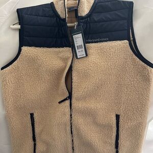 Vineyard vines Sherpa full zip vest